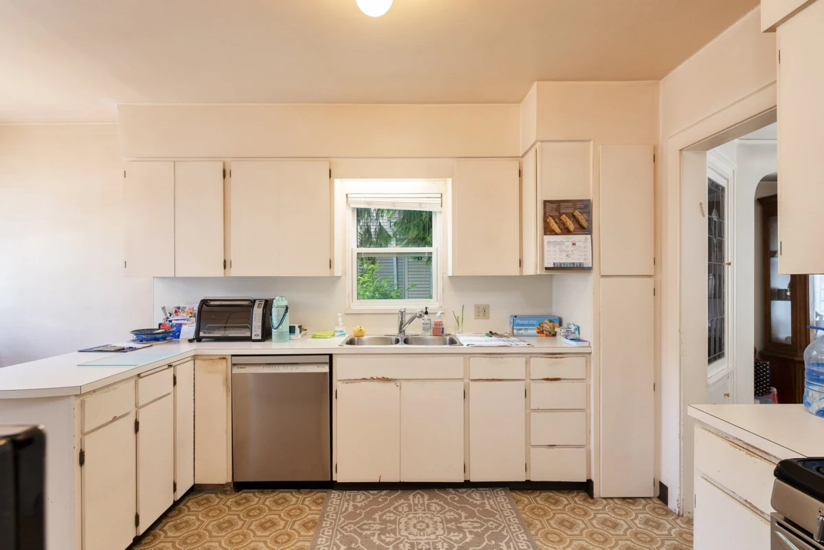 Garden / Landscaping Photo of 1121 W 16th Avenue, Vancouver, BC