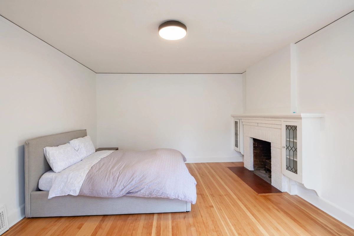 Laundry Room Photo of 1121 W 16th Avenue, Vancouver, BC