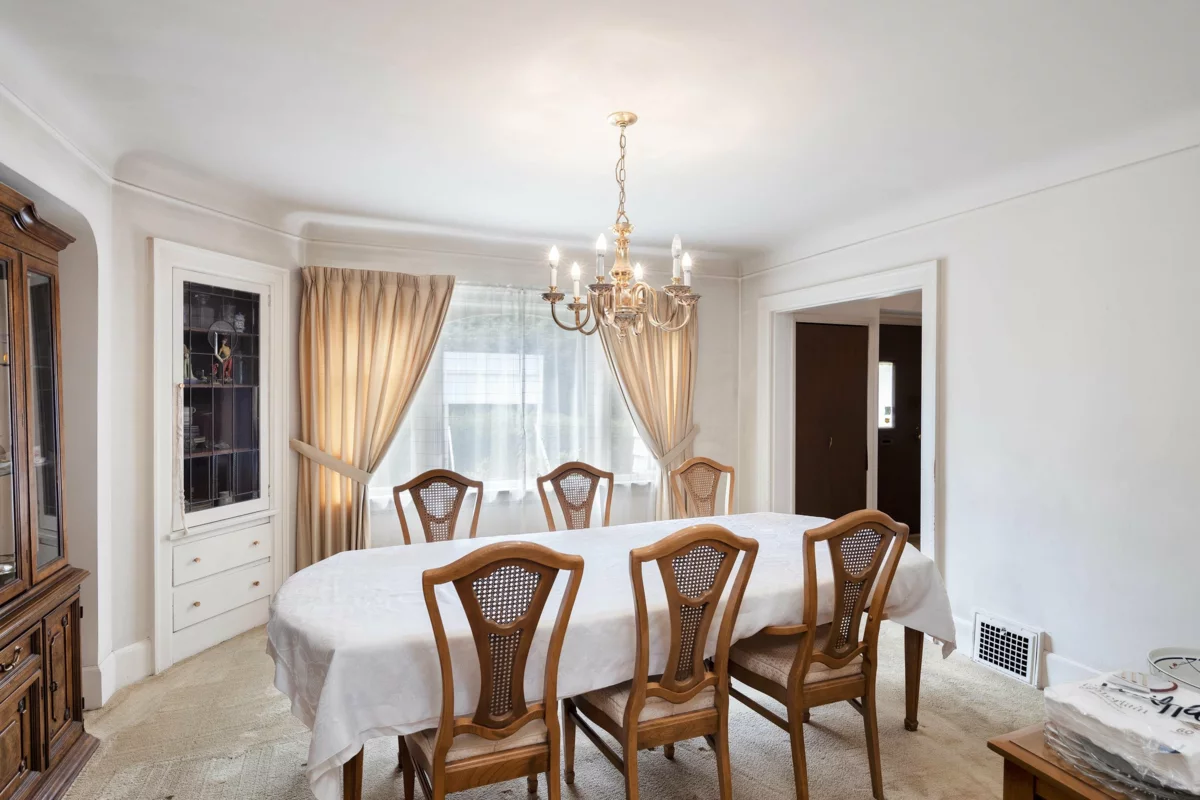 Living Room Photo of 1121 W 16th Avenue, Vancouver, BC