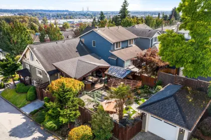 1701 Seventh Avenue, New Westminster, BC, New westminster — Single Family Residence for sale