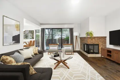 11 3350 Rosemont Drive, Vancouver, BC, Vancouver — Townhouse for sale