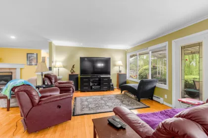 Kitchen Photo of 5502 Bakerview Drive, Surrey, BC