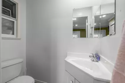 Primary Bathroom Photo of 5502 Bakerview Drive, Surrey, BC
