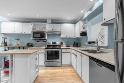8157 Forest Grove Drive, Burnaby, BC, Burnaby — Townhouse for sale