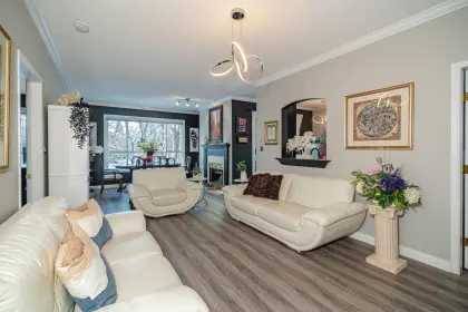 209 3098 Guildford Way, Coquitlam, BC, Coquitlam — Apartment/Condo for sale
