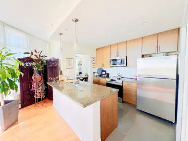 Kitchen Island Photo of 2901 58 Keefer Place, Vancouver, BC