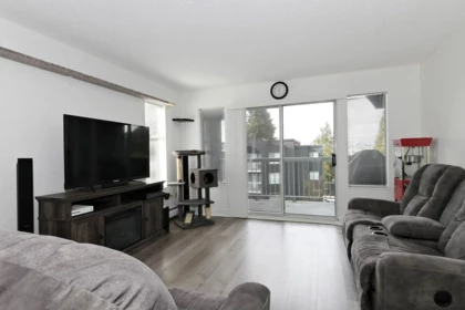 301 5700 200 Street, Langley, BC, Langley — Apartment/Condo for sale