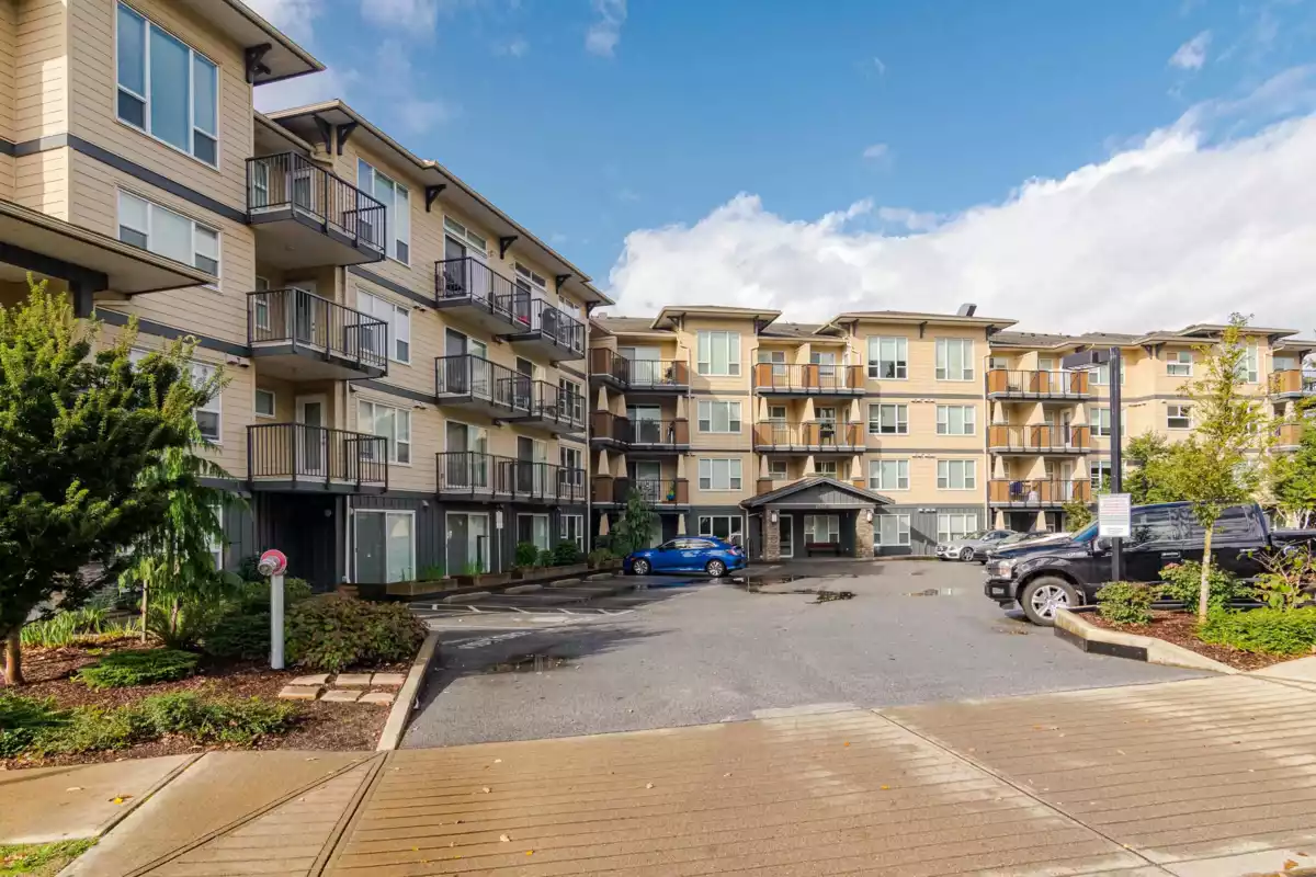 Living Room Photo of 124 2565 Campbell Avenue, Abbotsford, BC