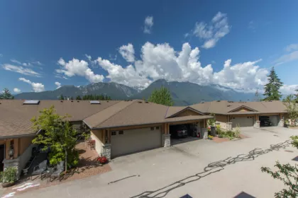 4 1024 Glacier View Drive, Squamish, BC, Squamish — Townhouse for sale