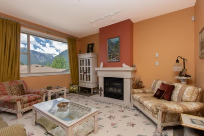 4 1024 Glacier View Drive, Squamish, BC, Squamish — Townhouse for sale