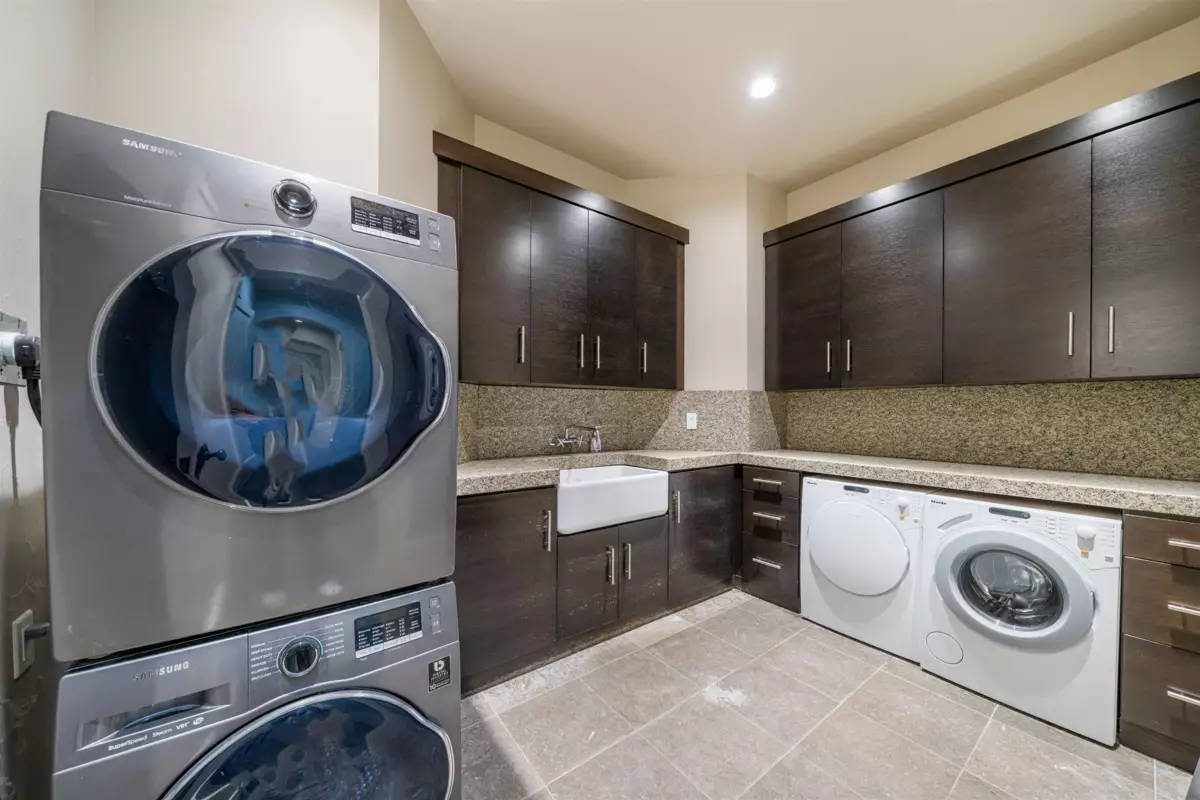 Backyard Photo of 1610 Wesbrook Crescent, Vancouver, BC