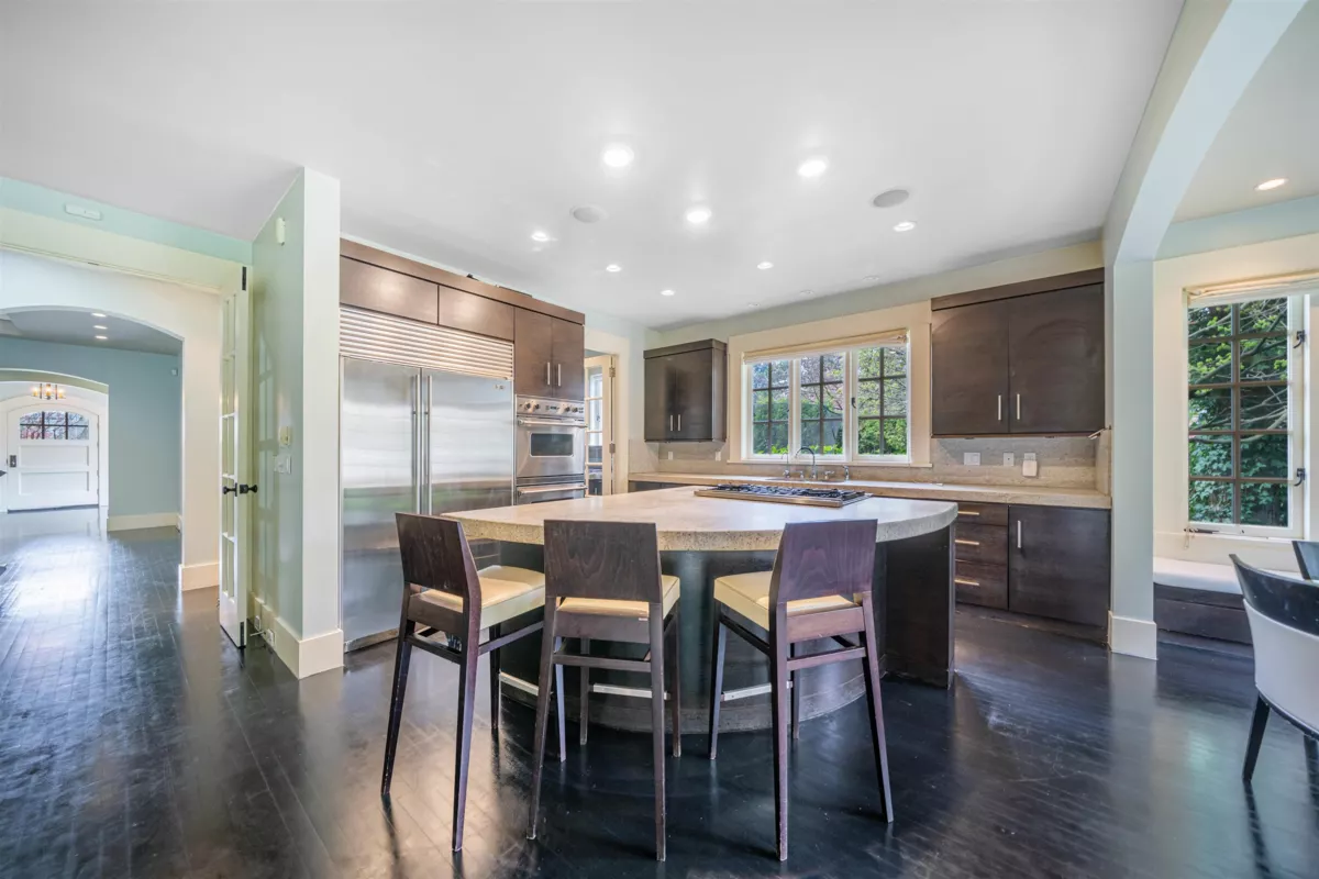 Walk-In Closet Photo of 1610 Wesbrook Crescent, Vancouver, BC