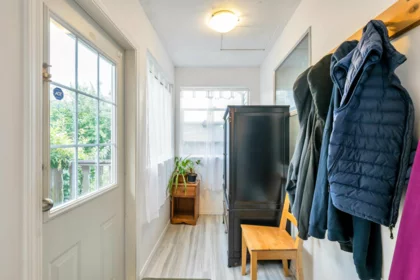 Guest Bathroom Photo of 32881 1st Avenue, Mission, BC