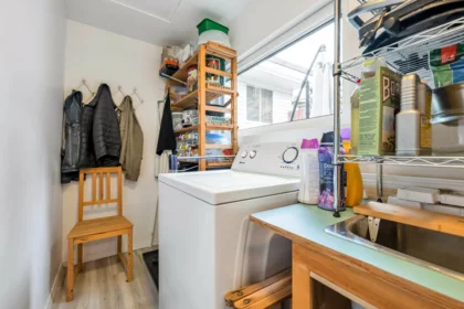 Powder Room Photo of 32881 1st Avenue, Mission, BC