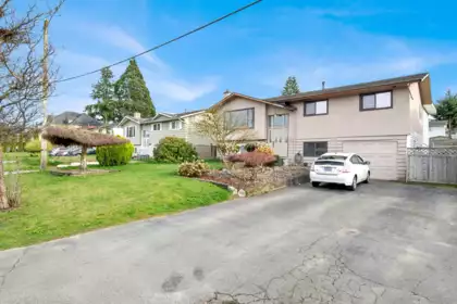 Staircase Photo of 12234 99a Avenue, Surrey, BC