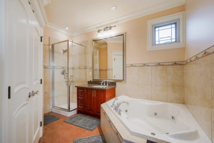 Entry Foyer Photo of 7811 148 Street, Surrey, BC