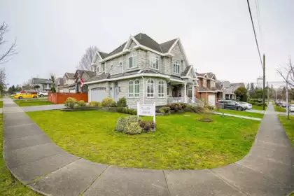 7811 148 Street, Surrey, BC, East Newton — 6 bed single family residence for sale