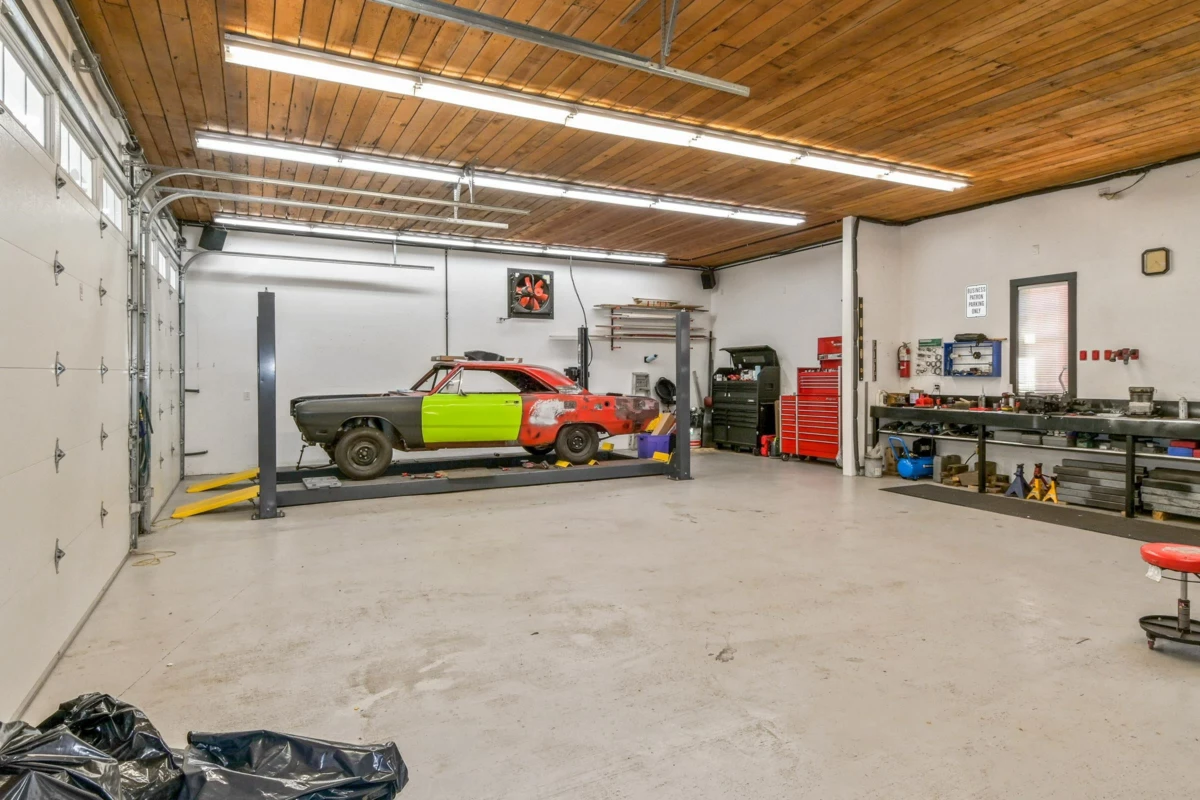 Swimming Pool Photo of 1526 232 Street, Langley, BC