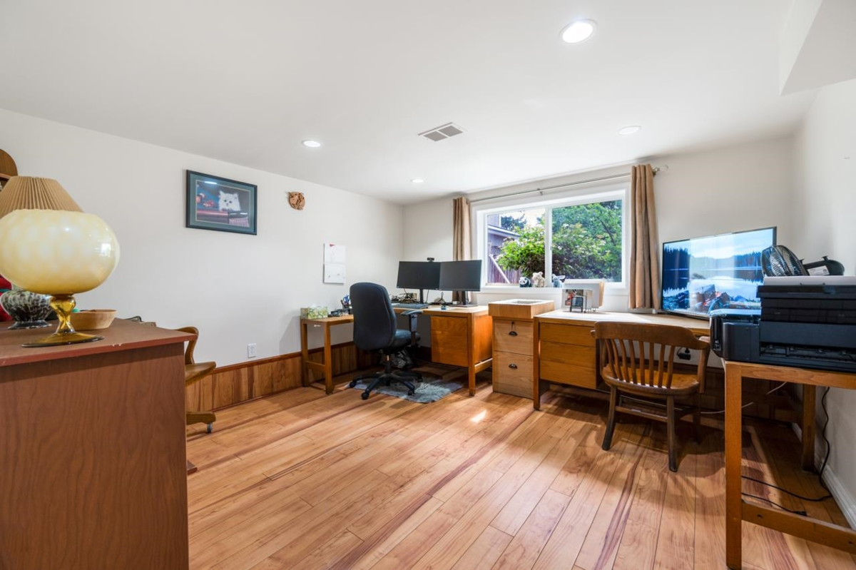 Basement Recreation Room Photo of 10320 Caithcart Road, Richmond, BC