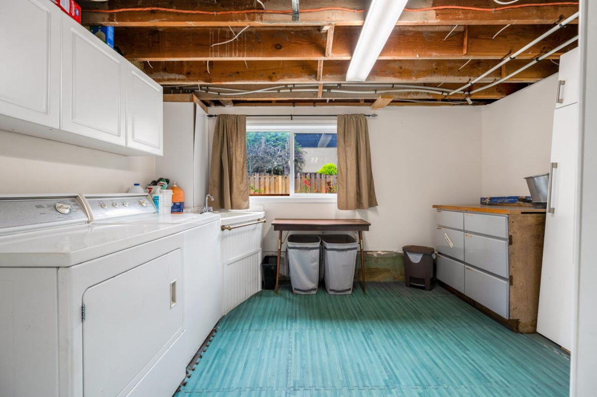 Hallway Photo of 10320 Caithcart Road, Richmond, BC