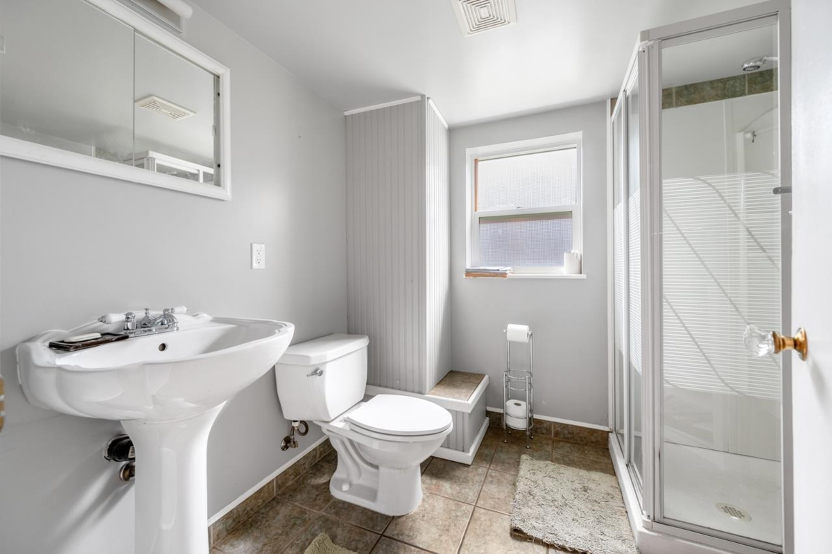 Laundry Room Photo of 10320 Caithcart Road, Richmond, BC