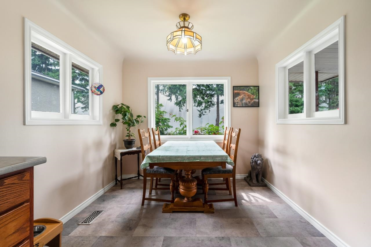 Primary Bathroom Photo of 10320 Caithcart Road, Richmond, BC