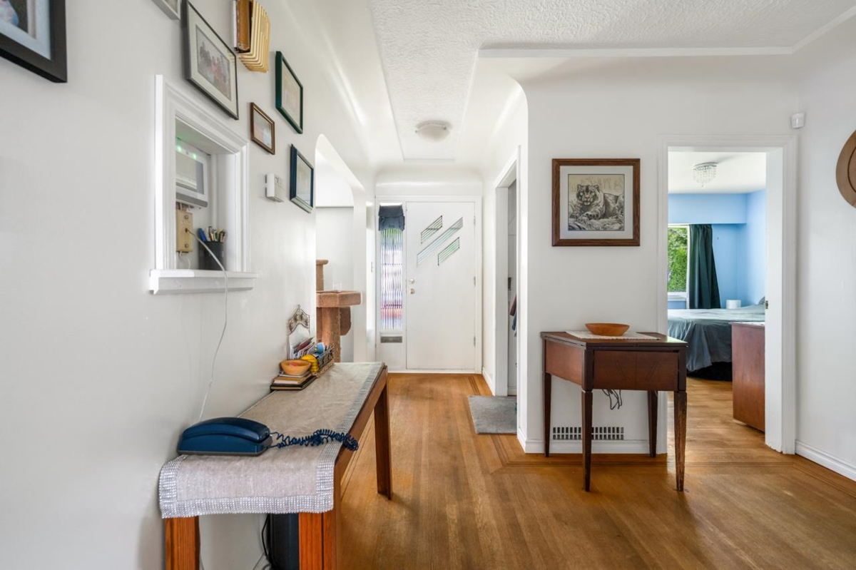 Walk-In Closet Photo of 10320 Caithcart Road, Richmond, BC