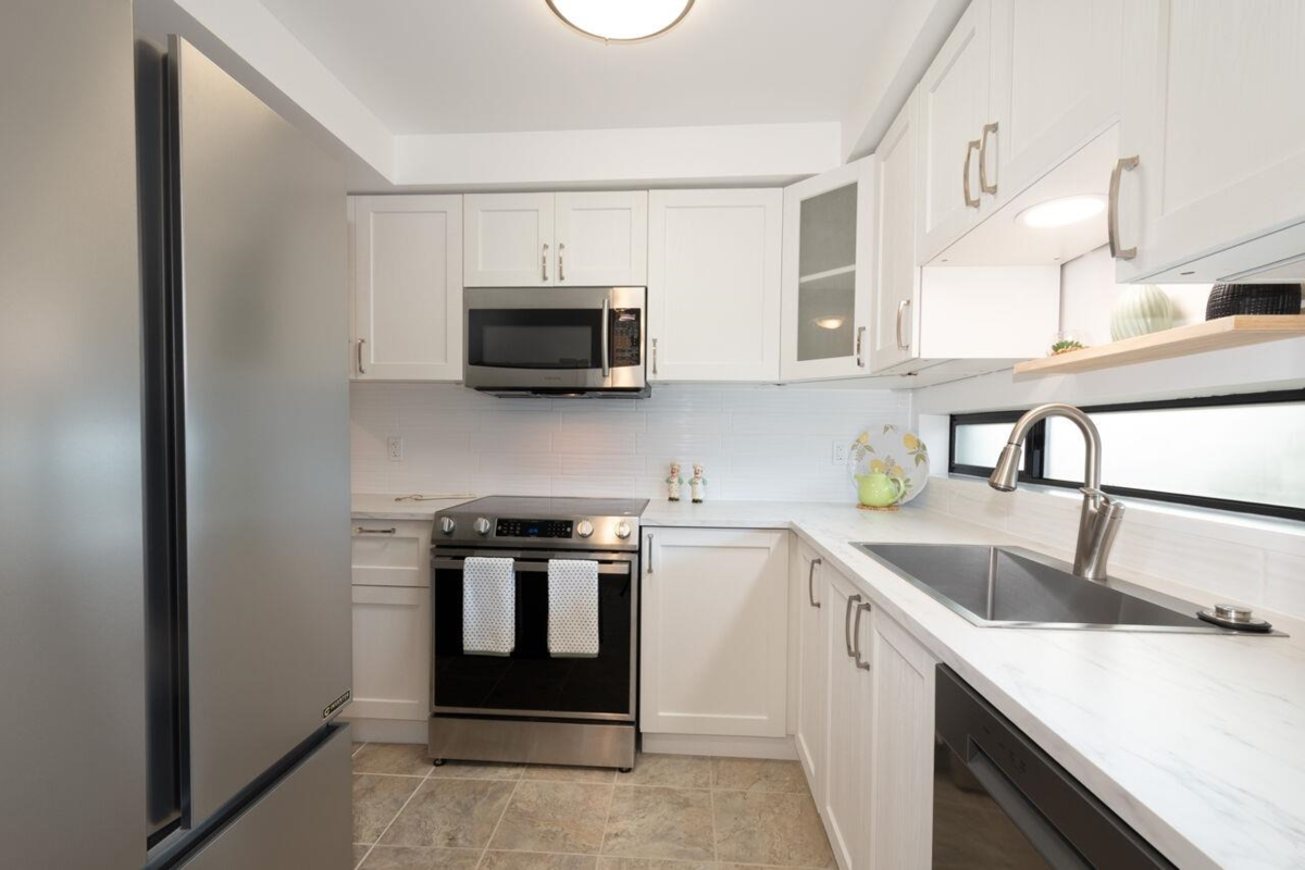 Dining Area Photo of 214 140 E 4th Street, North Vancouver, BC