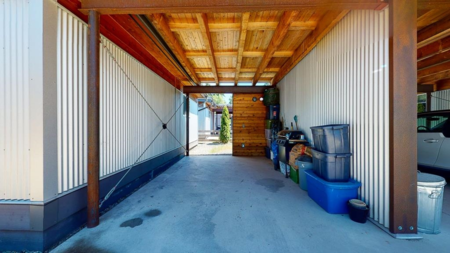 Entry Foyer Photo of 890 Trower Lane, Gibsons, BC