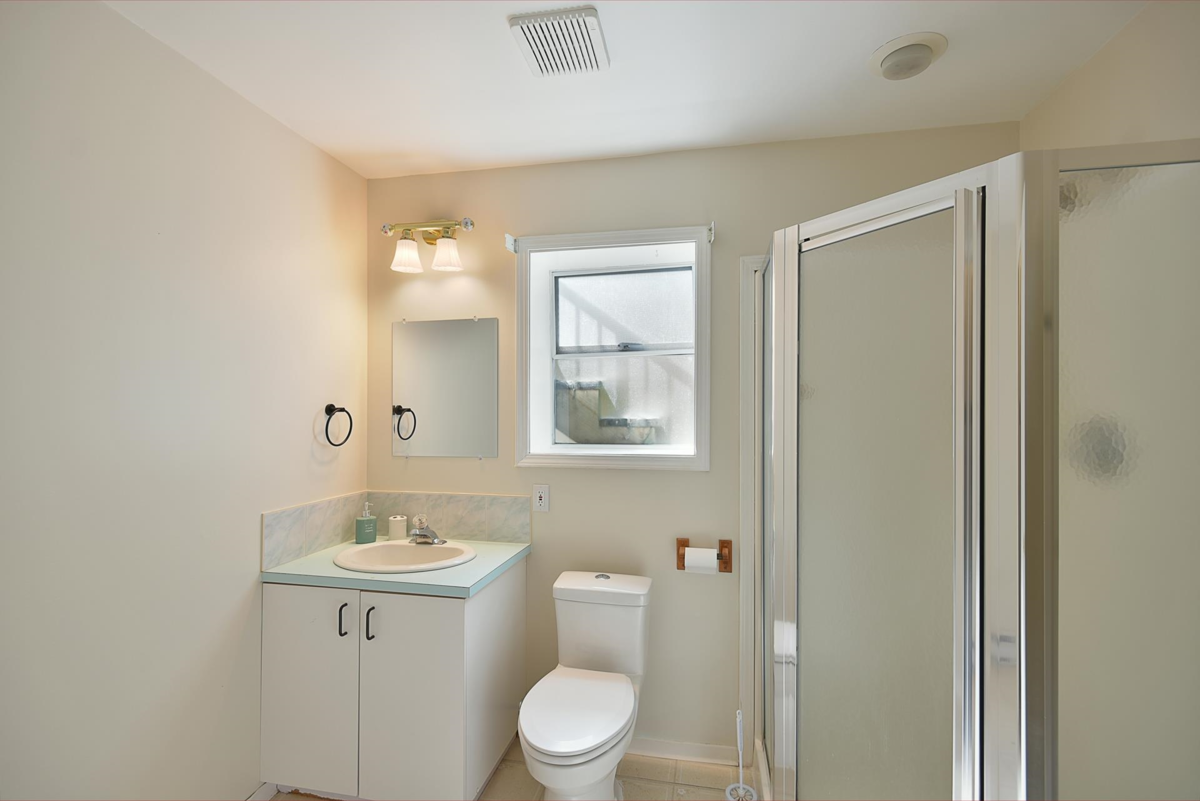 Basement Recreation Room Photo of 808 Bayview Heights Road, Gibsons, BC