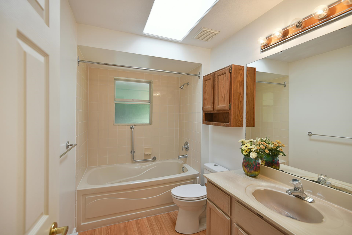 Bedroom 3 Photo of 808 Bayview Heights Road, Gibsons, BC