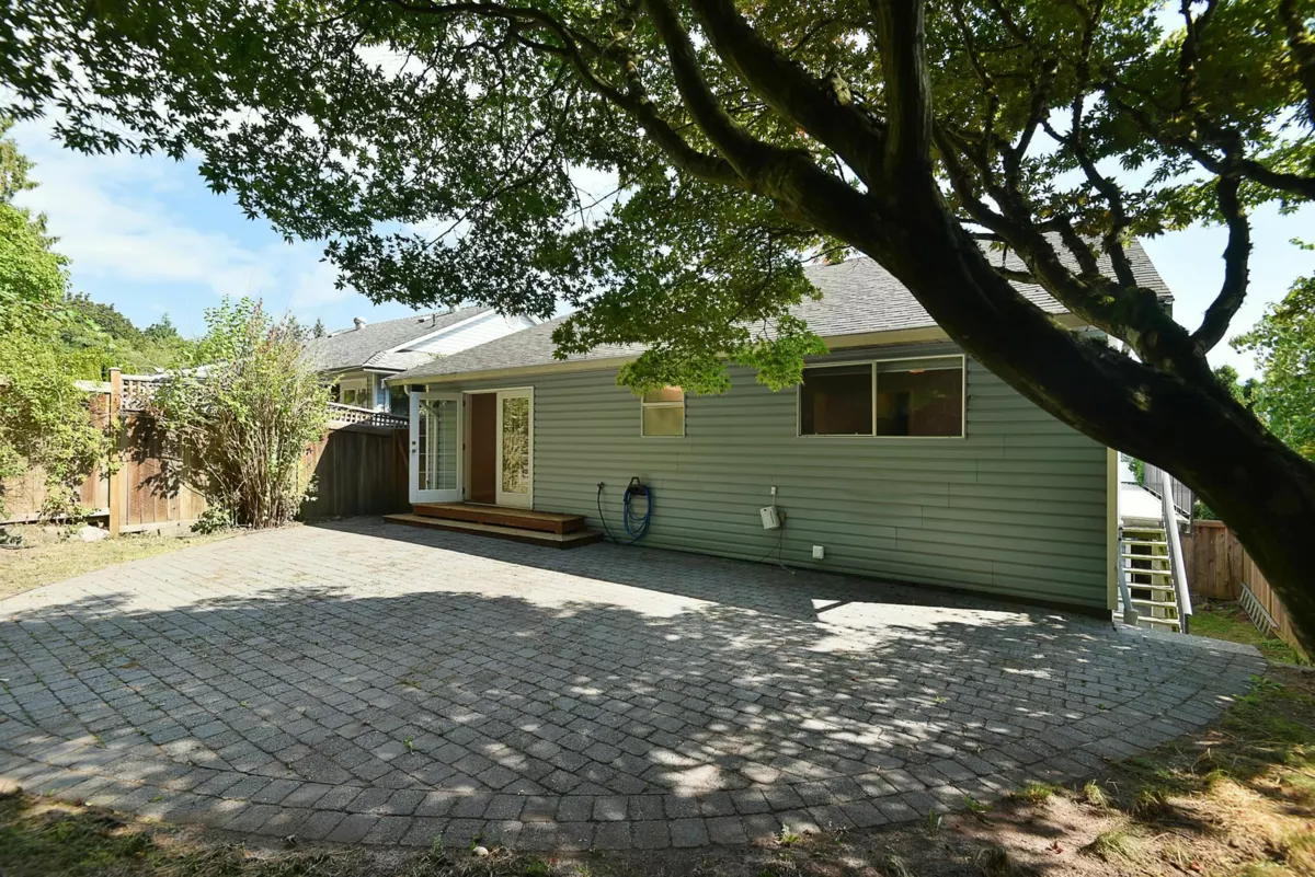 Garage Interior Photo of 808 Bayview Heights Road, Gibsons, BC