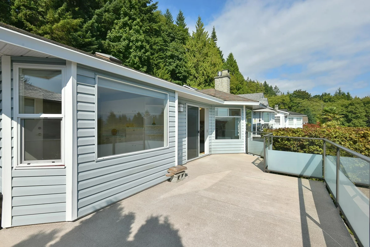 Kitchen Island Photo of 808 Bayview Heights Road, Gibsons, BC