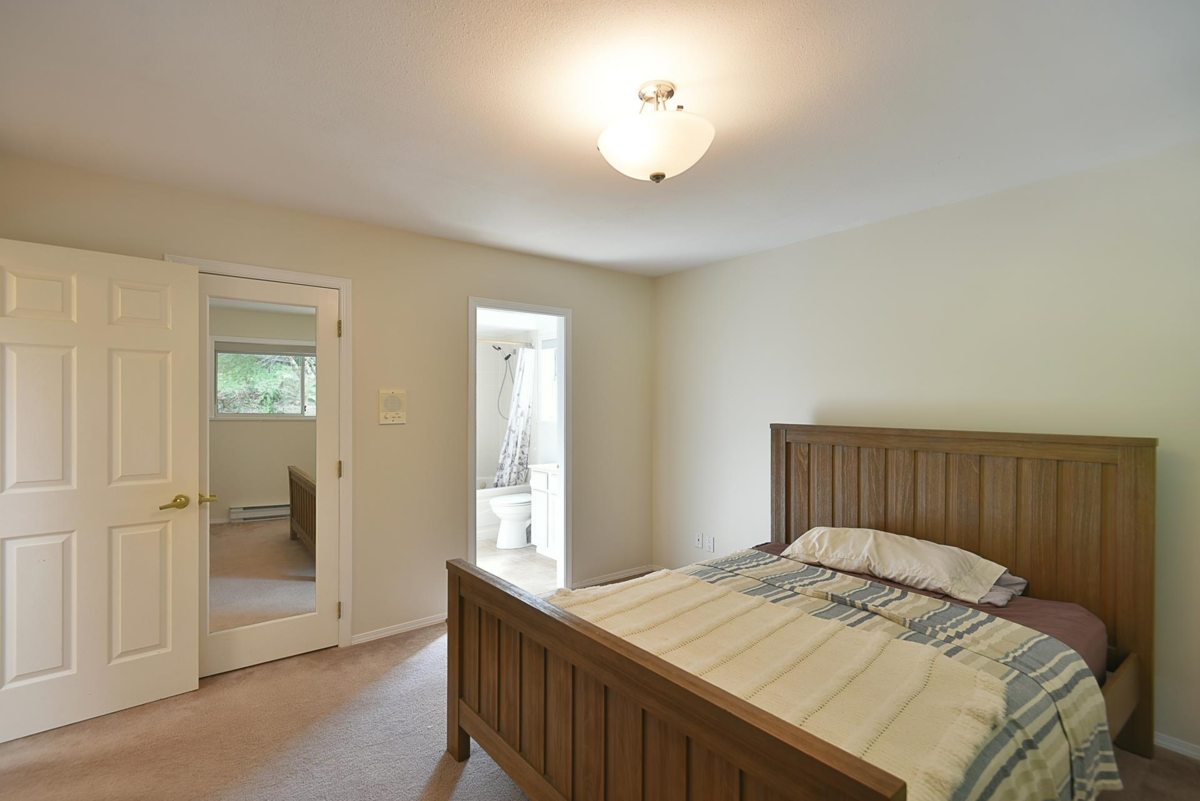 Walk-In Closet Photo of 808 Bayview Heights Road, Gibsons, BC