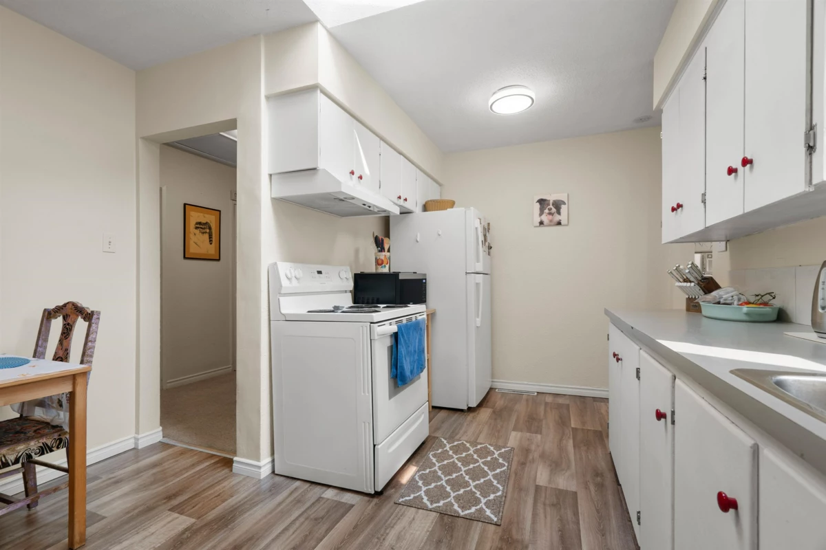 Breakfast Nook Photo of 7790 Grand Street, Mission, BC