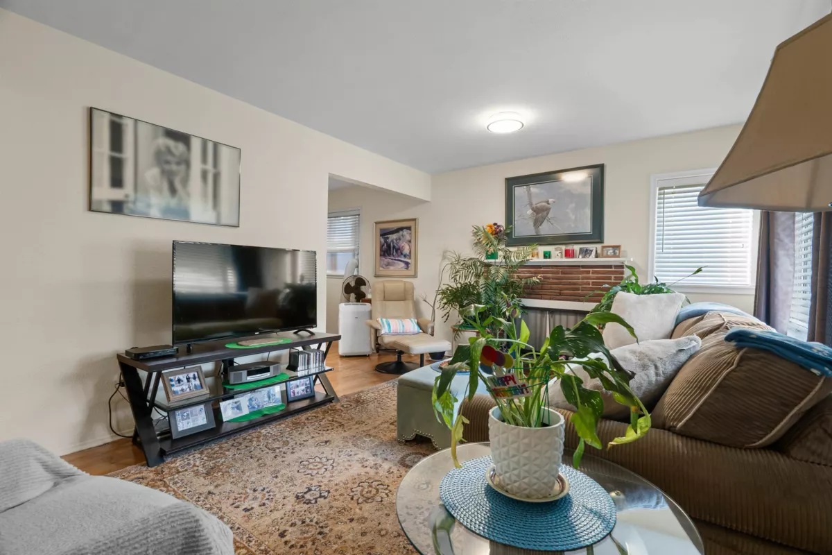 Dining Area Photo of 7790 Grand Street, Mission, BC