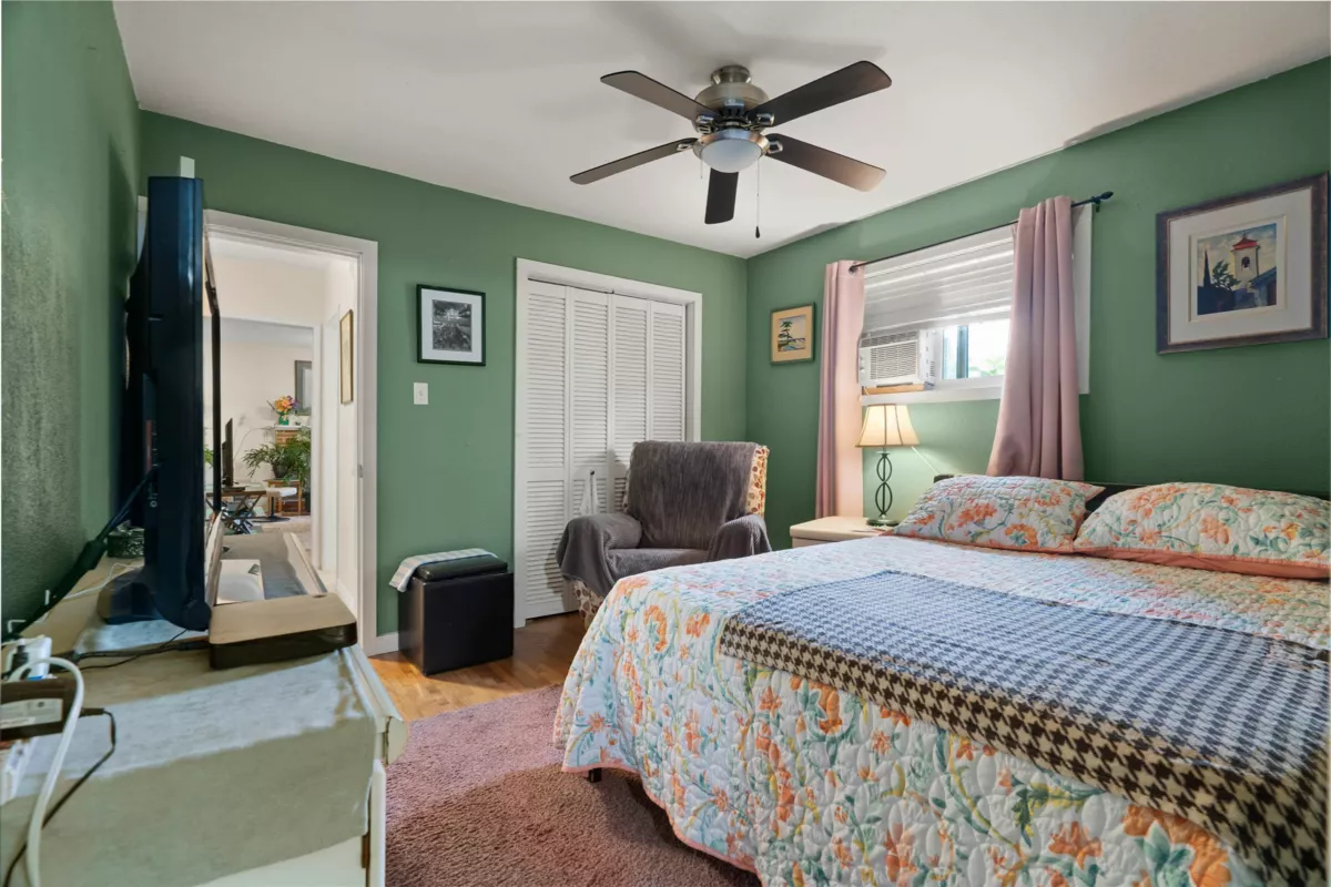 Guest Bathroom Photo of 7790 Grand Street, Mission, BC