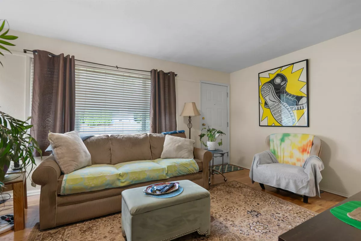 Kitchen Photo of 7790 Grand Street, Mission, BC