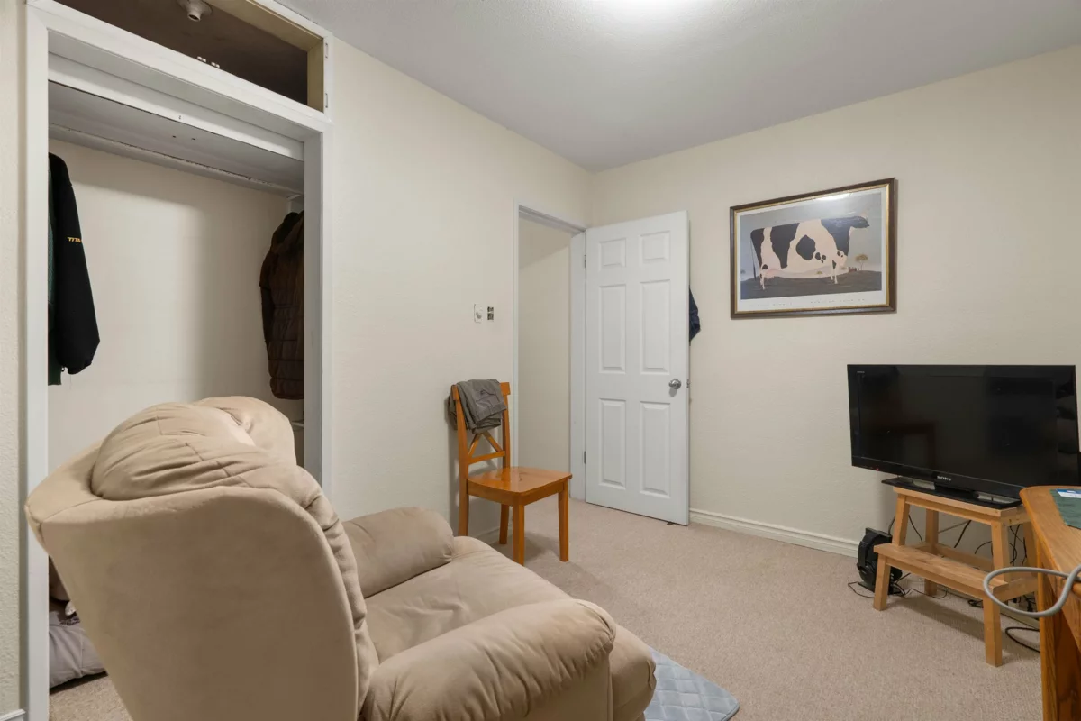 Laundry Room Photo of 7790 Grand Street, Mission, BC