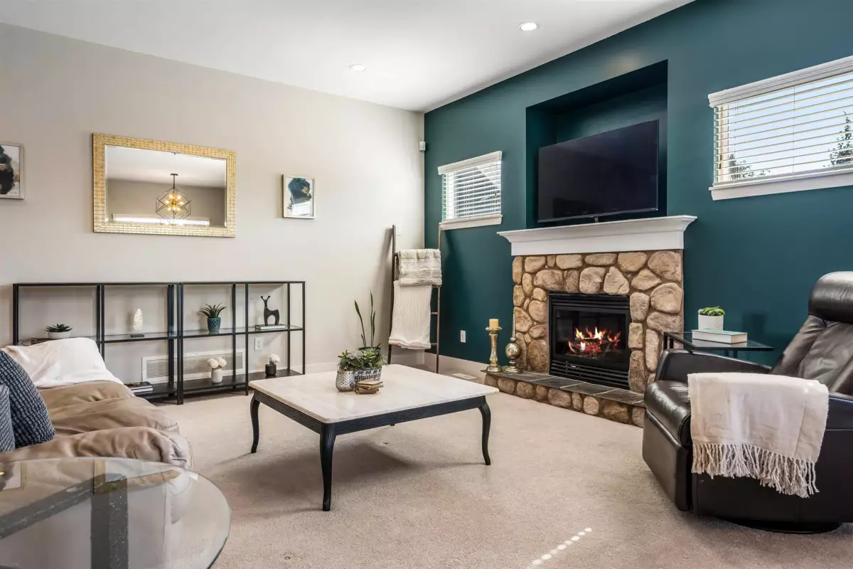 Guest Bathroom Photo of 3 46238 Strathcona Road, Chilliwack, BC