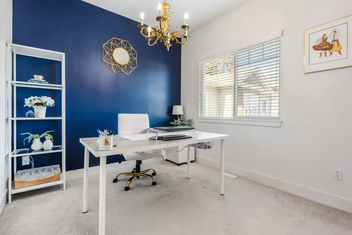 Laundry Room Photo of 3 46238 Strathcona Road, Chilliwack, BC