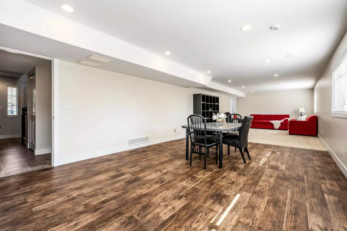 Swimming Pool Photo of 3 46238 Strathcona Road, Chilliwack, BC