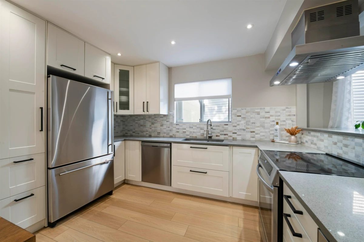 Breakfast Nook Photo of 1261 River Drive, Coquitlam, BC