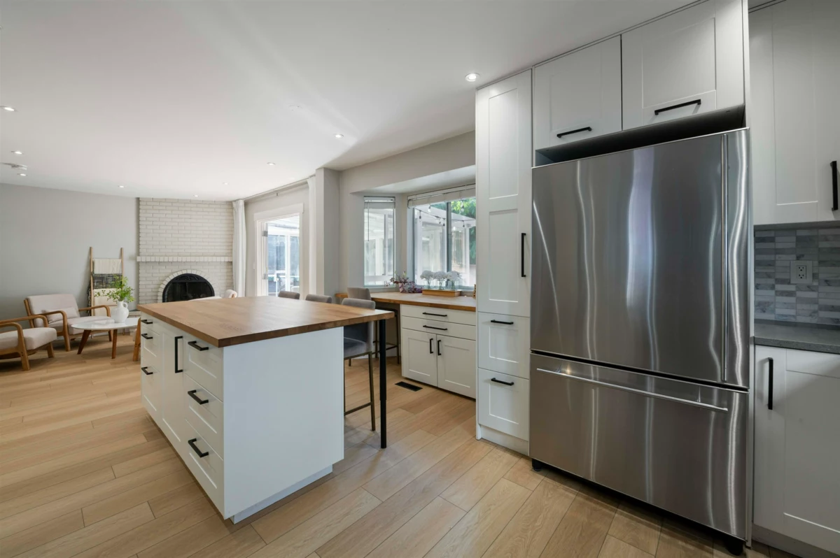 Primary Bathroom Photo of 1261 River Drive, Coquitlam, BC