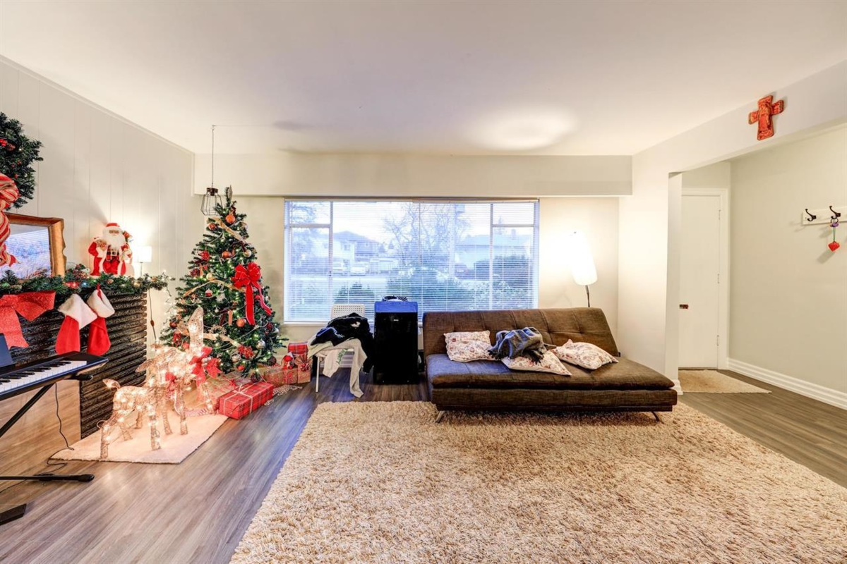 Kitchen Photo of 8020 Lucas Road, Richmond, BC