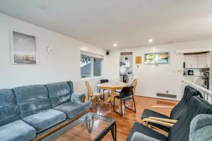 Kitchen Island Photo of 7147 129a Street, Surrey, BC
