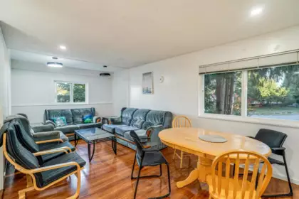 Kitchen Photo of 7147 129a Street, Surrey, BC
