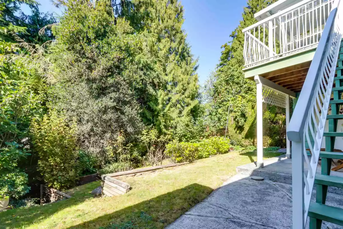 Garden / Landscaping Photo of 2141 Dauphin Place, Burnaby, BC