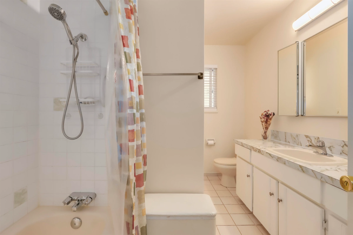 Guest Bathroom Photo of 2141 Dauphin Place, Burnaby, BC