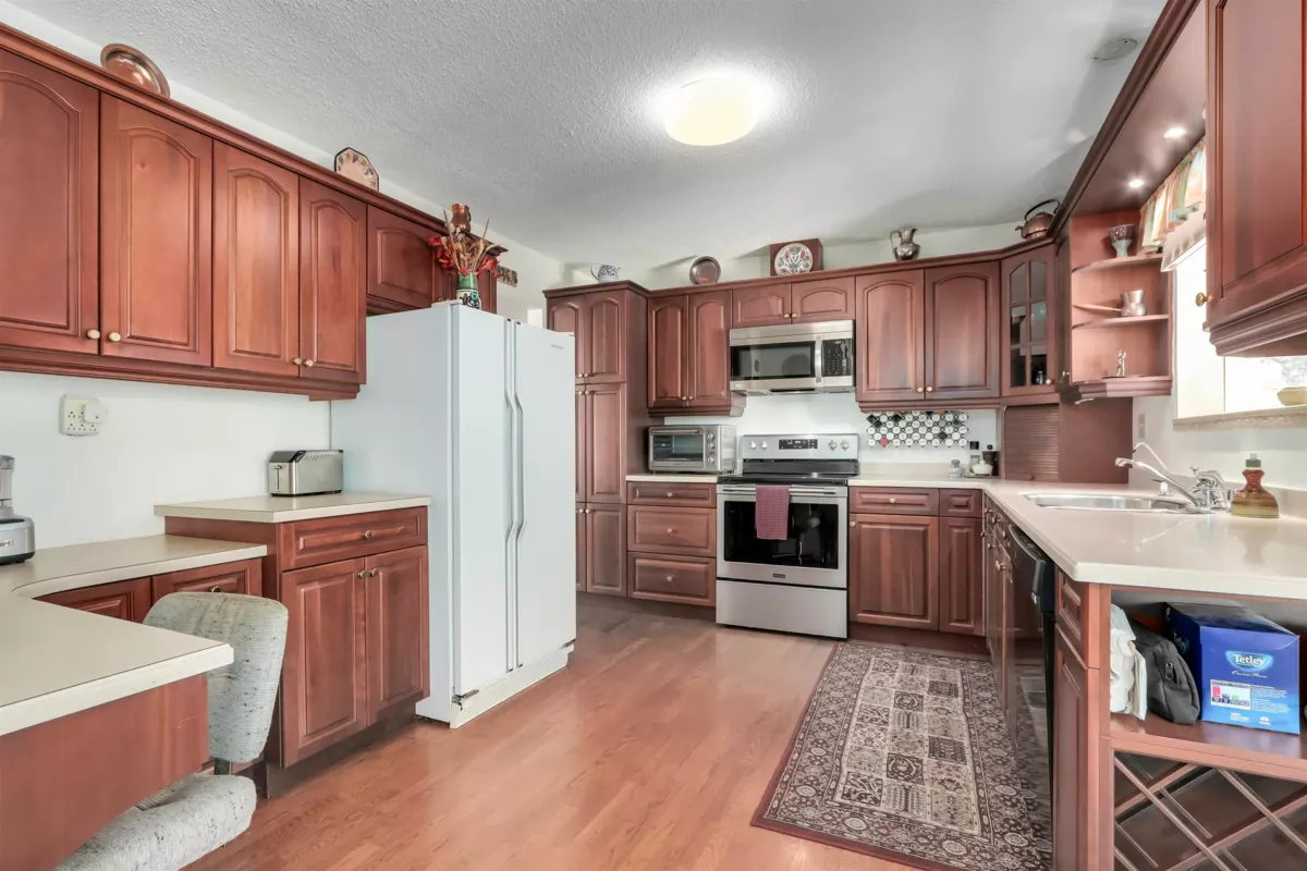 Kitchen Island Photo of 2141 Dauphin Place, Burnaby, BC